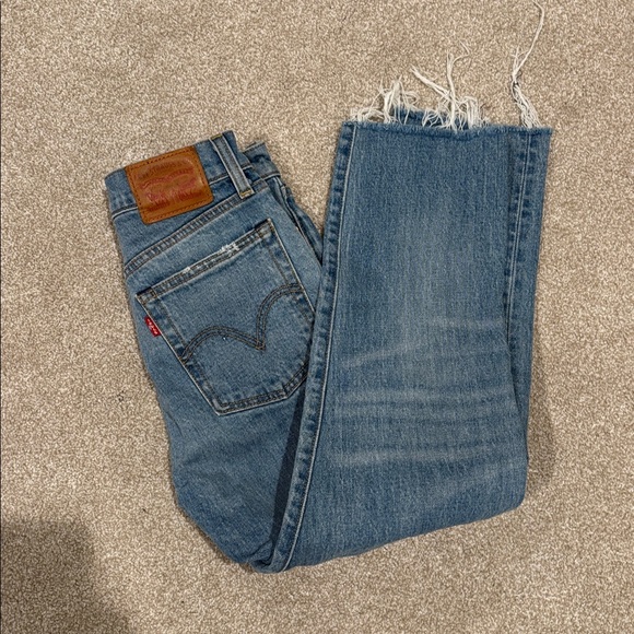 Levi’s capris size 24 - Picture 4 of 9
